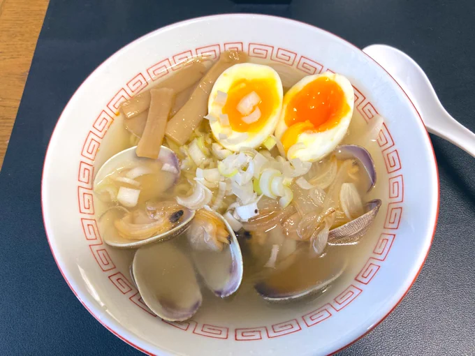 これは弟がつくってくれたアサリの塩ラーメン