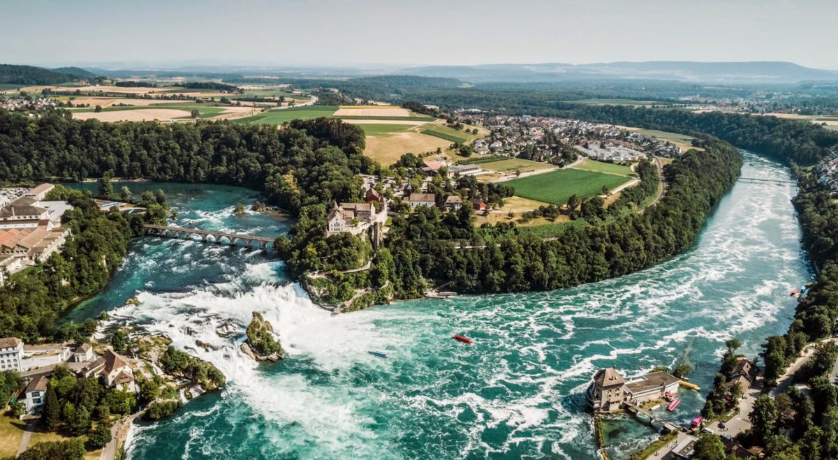 #Schweizer #Frühling: übers lange #Wochenende #Städtereise nach #Schaffhausen zum #Rheinfall - der führt aktuell eindrücklich viel Wasser! #IneedSwitzerland myswitzerland.com/de-ch/erlebnis… 🇨🇭🌸🌊 #Schaffhauserland