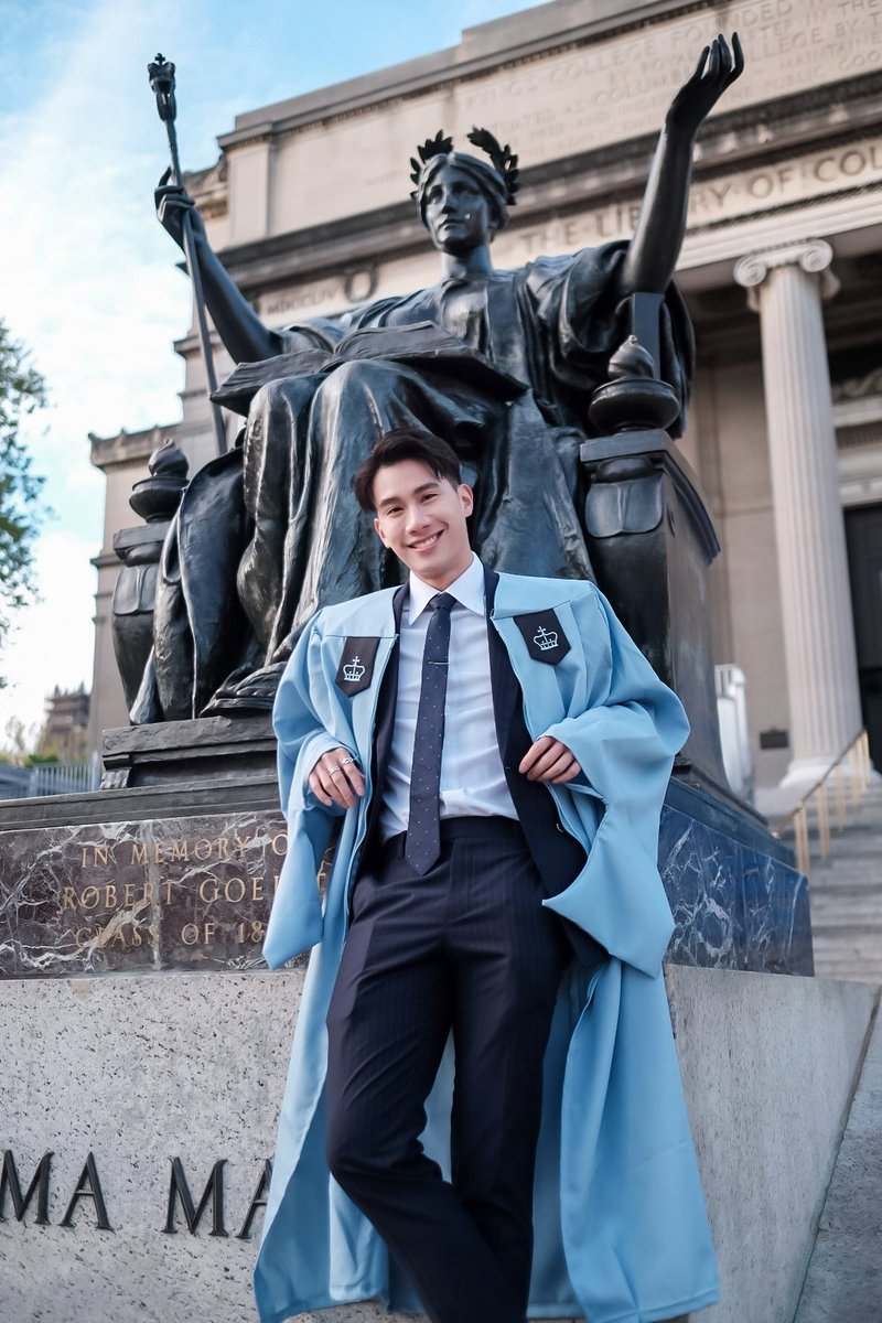 tulclub's tweet photo. 💙👨‍🎓หล่อ ใจดี
ดีกรี ปริญญาโทจากโคลัมเบีย✨

#CongratsTyler_Tul #Tul_Pakorn https://t.co/JGEFhQCAPZ