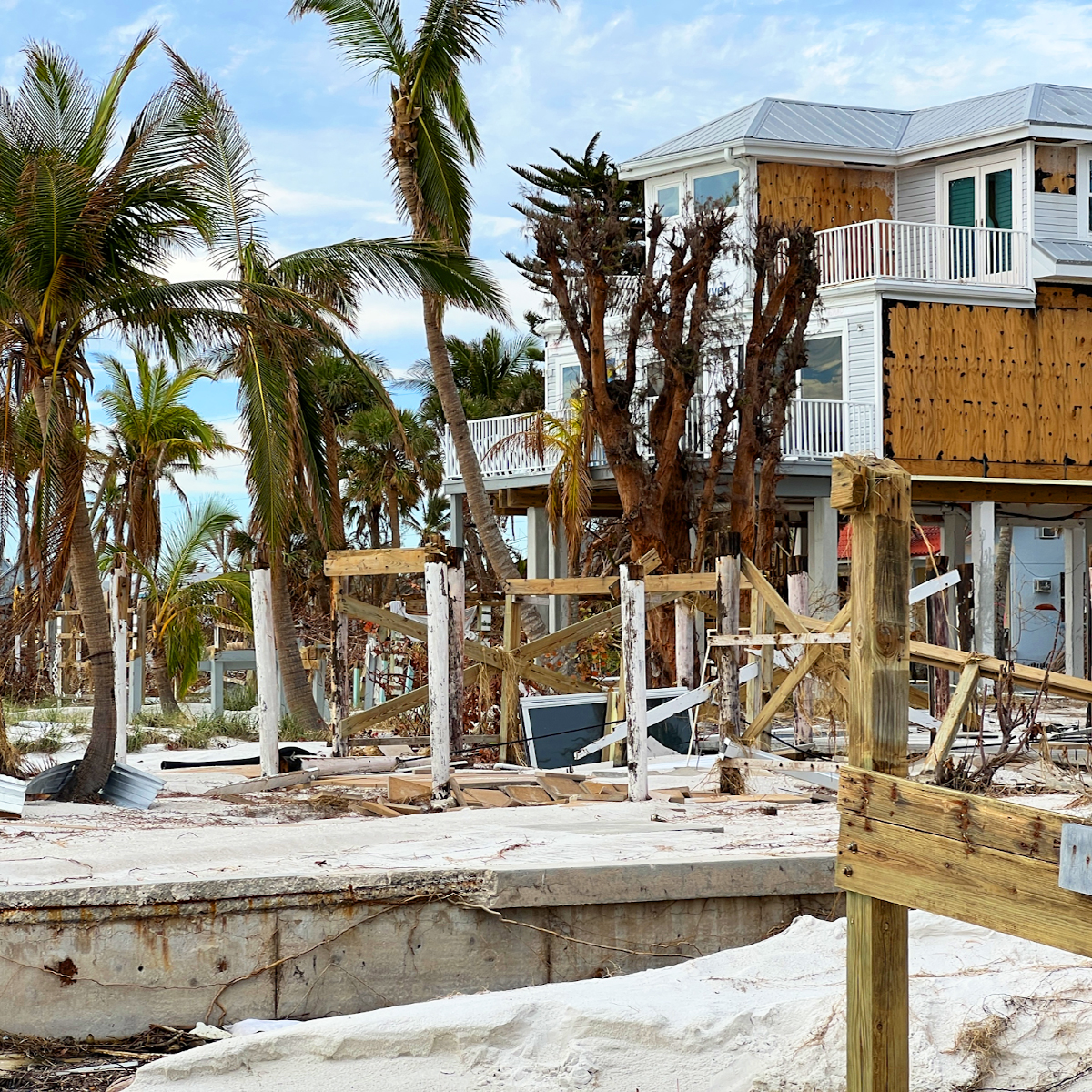 pix4d's tweet image. When #HurricaneIan swept along the coast of Florida in 2022, it caused a huge amount of damage. A specialized research team has been assessing the impact with #drones and #PIX4Dreact. This is their story: hubs.li/Q01Q95pq0