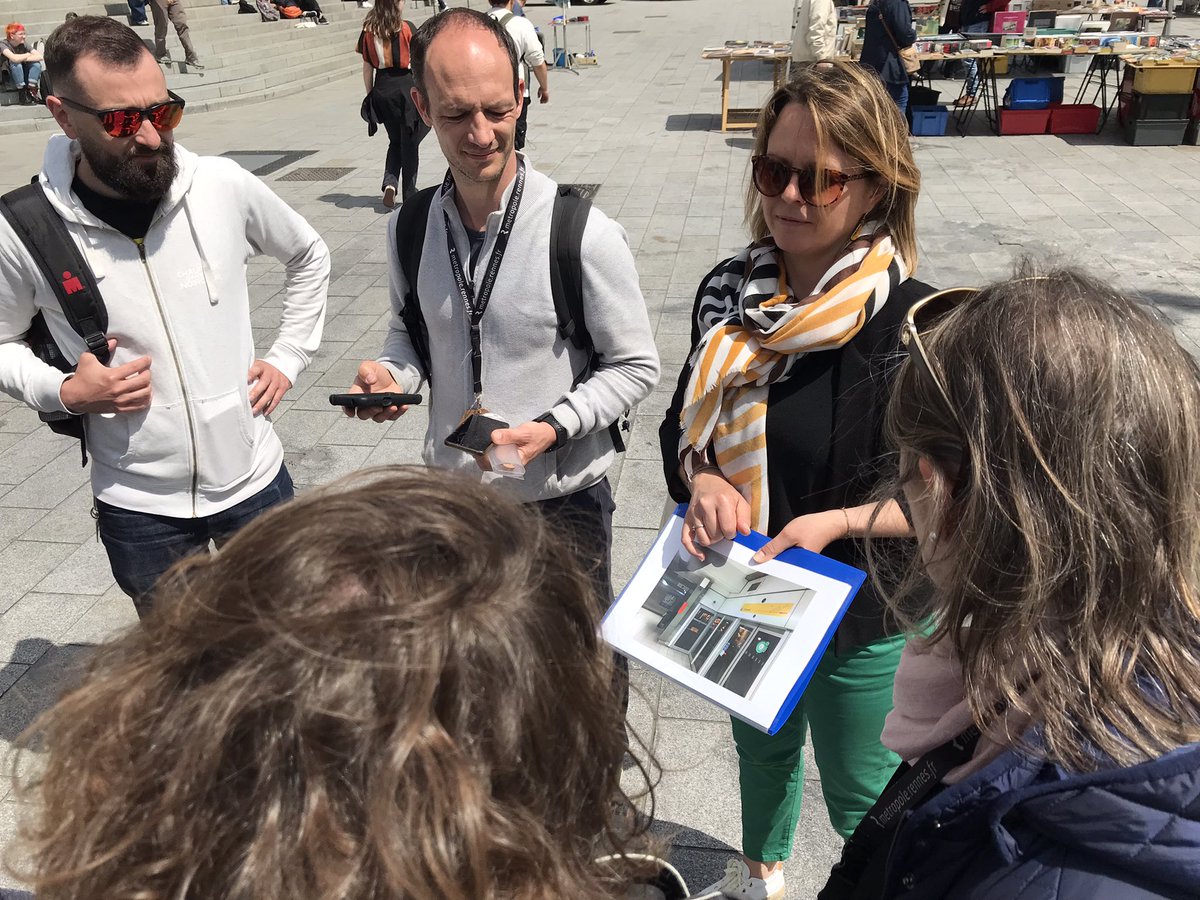 Préparé il y a quelques mois avec entre autre le réseau <a href="/LabFabfr/">LabFab</a> nous avons eu l’occasion de tester l’atelier itinérant Ambassad’onde proposé par <a href="/metropolerennes/">Rennes Ville et Métropole</a> : ou durant une boucle de 2h, comment découvrir infrastructures, enjeux sociaux et réglementation des ondes en ville