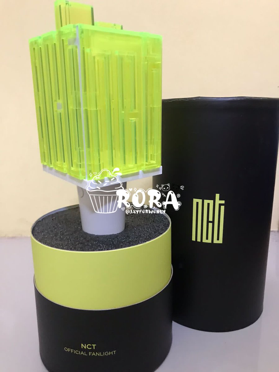 jaywonnuna's tweet photo. HELP RT!

WTS Want To Sell

Lightstick NCT
-650k (negotiable)
-Good condi
-Official
-Baru dipake konser online doang
-Minus pouch
-Bisa 🍊, keep event, dp dulu

T. dream 127 neobong ls renjun jeno mark jisung chenle jaemin haechan jaehyun yuta taeil doyoung jungwoo taeyong johnny https://t.co/o1VmqxfYjr