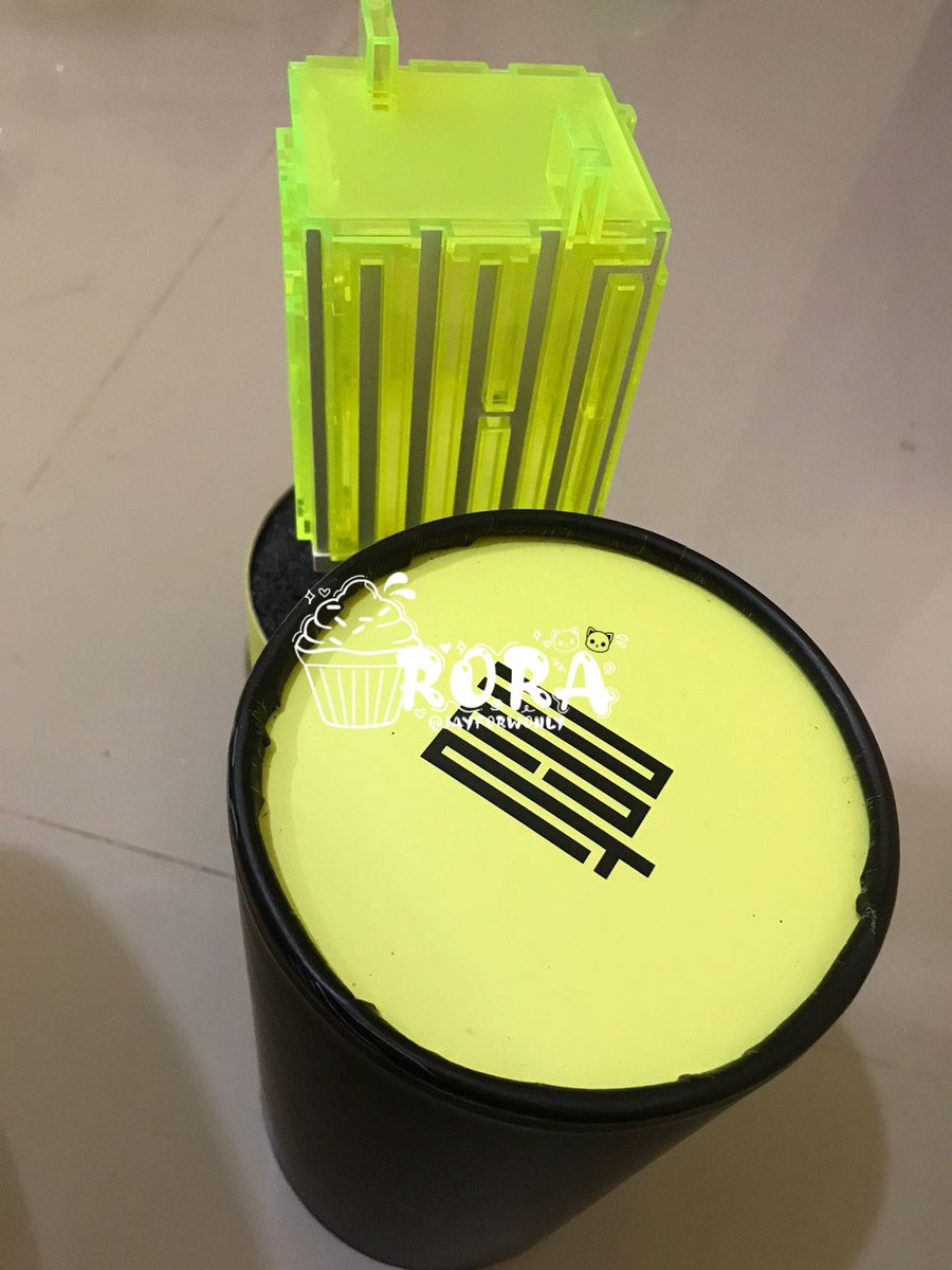 jaywonnuna's tweet photo. HELP RT!

WTS Want To Sell

Lightstick NCT
-650k (negotiable)
-Good condi
-Official
-Baru dipake konser online doang
-Minus pouch
-Bisa 🍊, keep event, dp dulu

T. dream 127 neobong ls renjun jeno mark jisung chenle jaemin haechan jaehyun yuta taeil doyoung jungwoo taeyong johnny https://t.co/o1VmqxfYjr