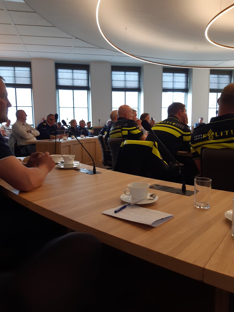 TheaBanga's tweet photo. Vandaag bijeenkomst van de Aftrap van het Zomer water toezicht regio Friesland. Mooie  integrale  samenwerking. We zijn weer klaar voor het zomerseizoen!! https://t.co/j4y3l7lNDv