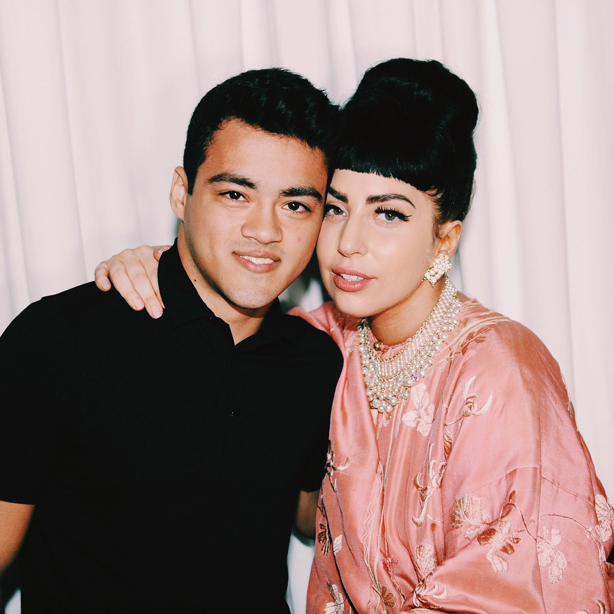 MarcoPCadena's tweet image. In 2014, she invited me on stage and sang Born This Way on the piano. After the show, we got to talk backstage. She was the nicest and even autographed my tour book. 🤍