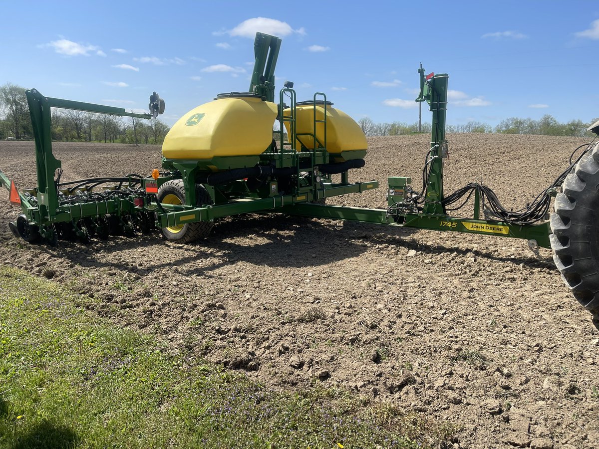 Another new 1745 planter ready to stir up some dust in haldimand <a href="/JohnDeere/">John Deere USA</a> <a href="/WJ_HEASLIP_LTD/">W.J. HEASLIP LTD</a>