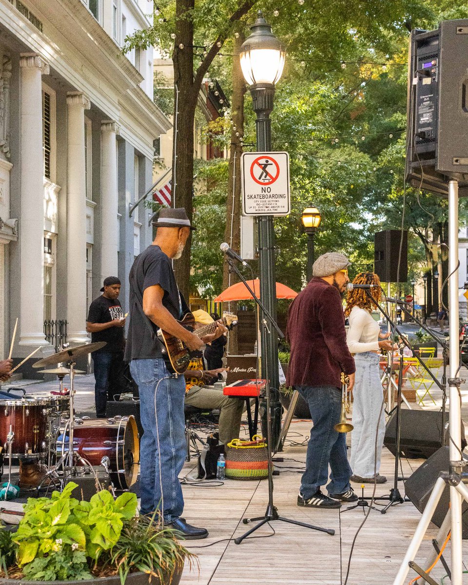 GPCenterATL's tweet photo. Head over to the Broad Street Boardwalk from 11:30AM to 1:00PM today to enjoy the beautiful weather and a live musical performance - and don't forget to grab lunch at Fooda on the way! 🎵 ☀️ https://t.co/0HSLlq3vgv
