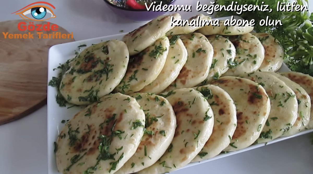 schmoozequeen's tweet image. Bread in 10 minutes! No oven! 
#VeganizeIt with #VeganYoghurt #VeganBread #NoBake 
#PanFry  youtu.be/I-5DLxr0QNM