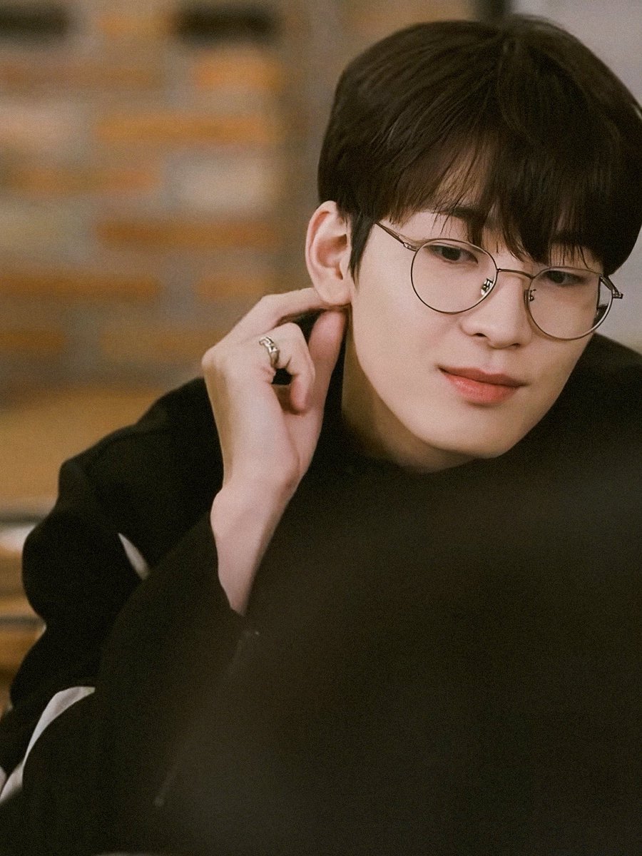 3pm96's tweet photo. 원우🤎 https://t.co/5hdEeVJRuo