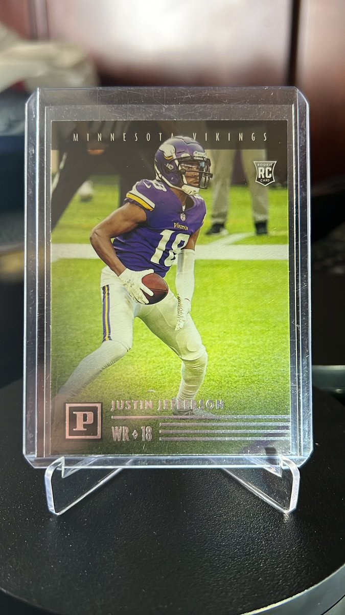 GIVEAWAY🔥🔥🔥 JUSTIN JEFFERSON RC! 

TO ENTER
1) Follow Me!
2) RT &amp; Like! 
3) Comment on your favorite sports moment! 
4) Extra Entry by Joining the Disord Link in my Profile Bio! 
#Skol #NFC #NFL #GucciCruise24 #Diggs #Griddy