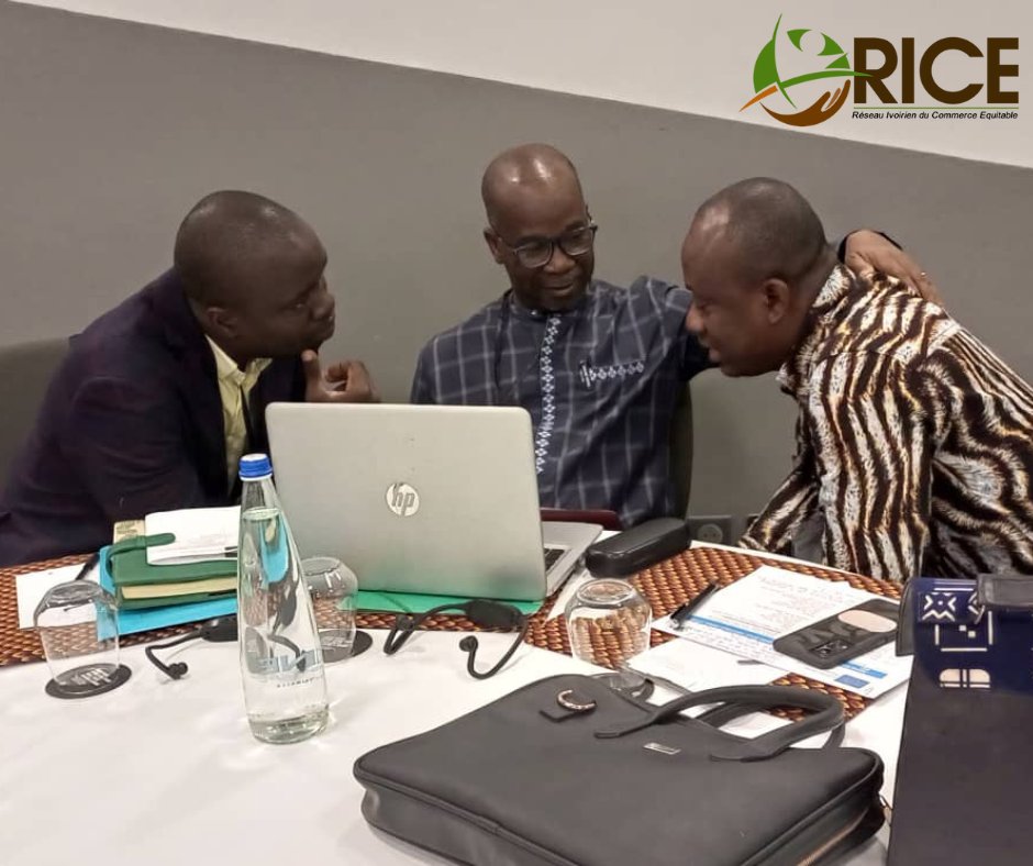 ricequitable's tweet photo. Retour en images du sommet des cacaoculteurs
Pour atteindre le revenu décent, il faut :
- Un prix qui couvre les coûts d'une production durable.
- Accès à un financement abordable,
- Accès à des marchés stables et fiables.
#CommerceEquitableCI https://t.co/U2yVyerCAa
