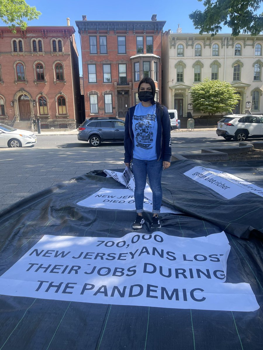 ForTheManyNJ's tweet photo. Billions of $$$ are hard to imagine: here are some  numbers for context

During the pandemic,  700k+ New Jerseyans lost their jobs &amp; 36,132 died of COVID. https://t.co/XOy8QKYPVO