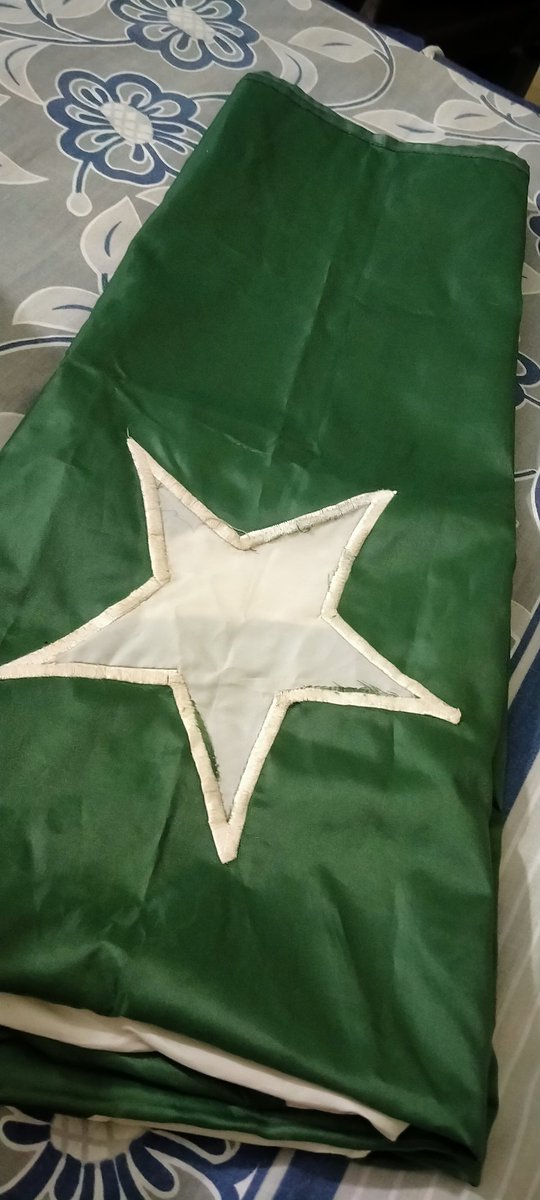 paki__stan's tweet photo. Washed and dried my paki flag just in case mere Aziz ham watno happens #SurvivalFirst https://t.co/G1MKfiS1cl