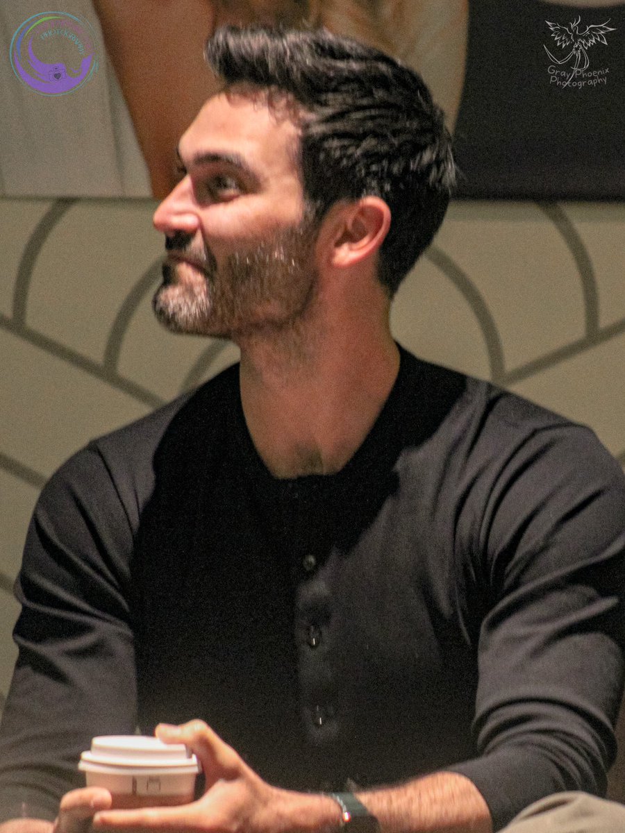 phoenixfire2912's tweet photo. Tyler Hoechlin
#HowlerCon
June 2022 https://t.co/p4GESzXiUU