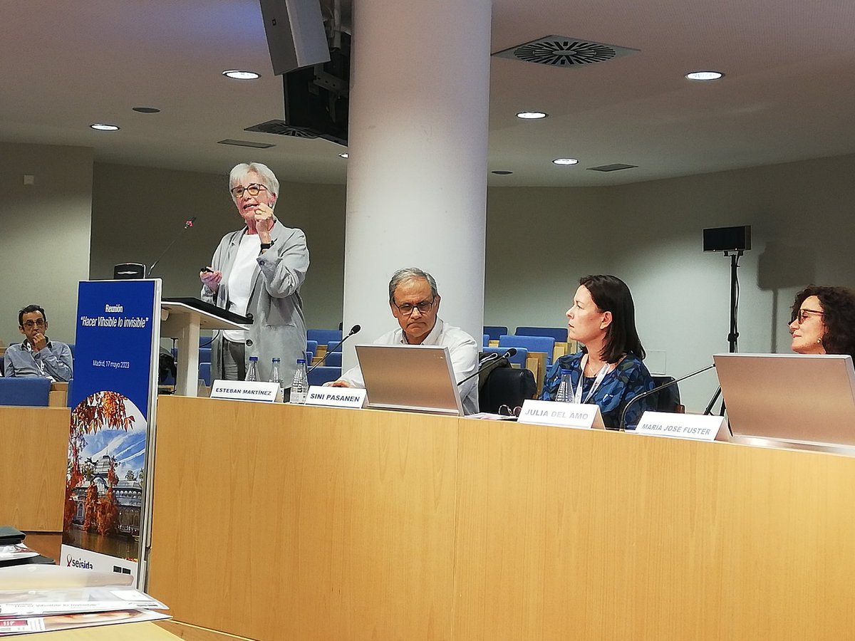 cherylgowar's tweet photo. . @NAT_AIDS_Trust chair and @HIVOutcomes  co-chair, @ProfJAnderson, explaining to the Madrid 'Hacer VIHsible lo invisible ' conference how the HIV charter mark can fight stigma in organisations https://t.co/bX5frX9xA2