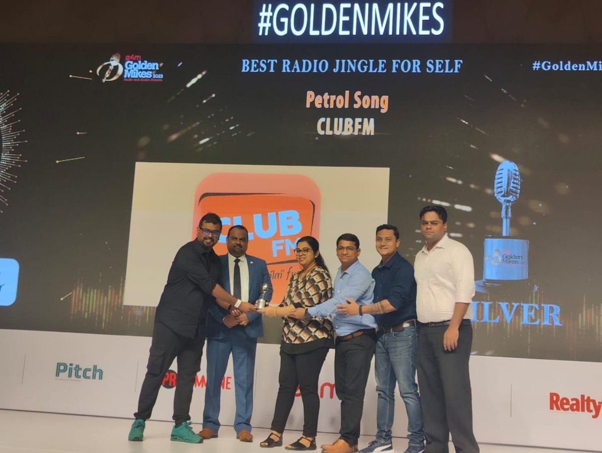 e4mevents's tweet photo. Honoring Brilliance🏆
Congratulations to the e4m #GoldenMikes trailblazing Award Winners 2023!
Category - Best Radio Jingle for Self
Winners - @MYFMIndia@RedFMIndia
 #e4mawards #radioawards #audioawards #mumbai https://t.co/SzXWJRA5kP