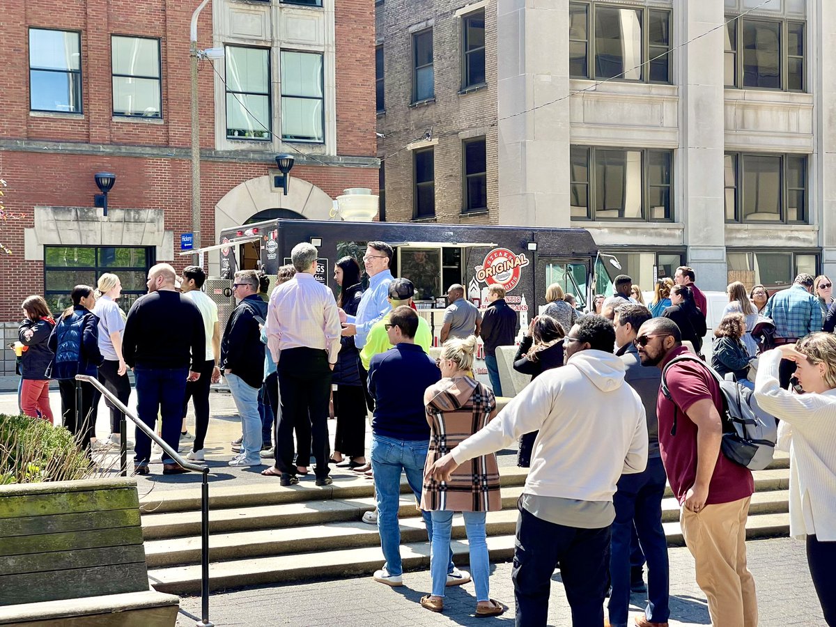 🌞Don’t miss today’s Walnut Wednesday lineup at Perk Plaza from 11:30am-1:30pm!

🍽️ Wrap it Up
🍽️ Manna Truck CLE
🍽️ A Slice of Pizzazz
🍽️ Smooth Rider Smoothies
🍽️ The Food Depot
🍽️ The Dawg Bowl Cajun
🎶 Music by <a href="/RayAFlanagan/">Ray Flanagan</a>