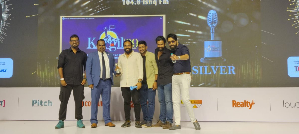 e4mevents's tweet photo. Unleashing Greatness⭐️
Congratulations to the e4m #GoldenMikes inspiring Award Winners!
Category - Most Unique Programming Concepts /Ideas (Broadcaster)
Winners - @radiocityindia
@IshqFM @RedFMIndia
 #e4mawards #radioawards #audioawards #Mumbai https://t.co/vbVAAZ3Fb7