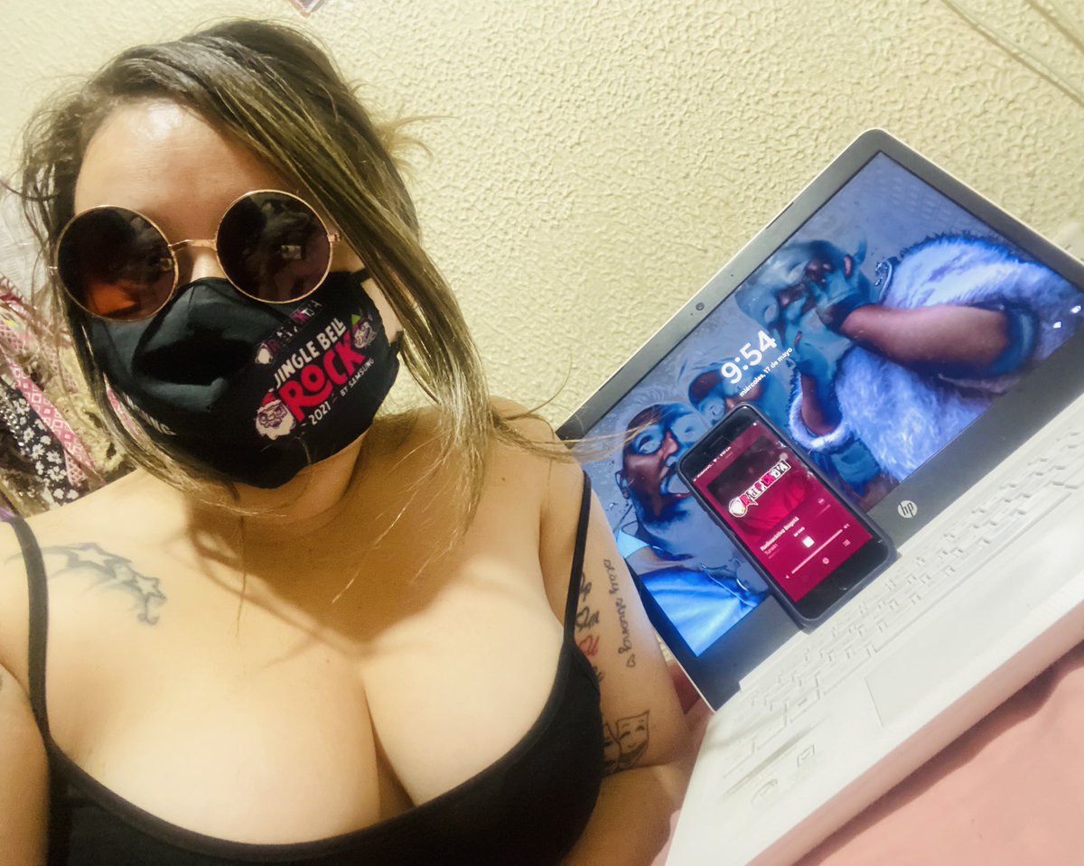 AlexaMona_Lisa's tweet photo. @Radioacktiva_ #cordilleraesradioacktiva  yo quiero boletas me las merezco por que es el
Mes de la madre y de la profesora.. y estos tacaños no me dieron regalos así que gracias por hacerme feliz con su linda Donación #Radioactiva @gacelacardona @julianacasali @ElPenultimoTV  😎 https://t.co/xb8ICWT2sF