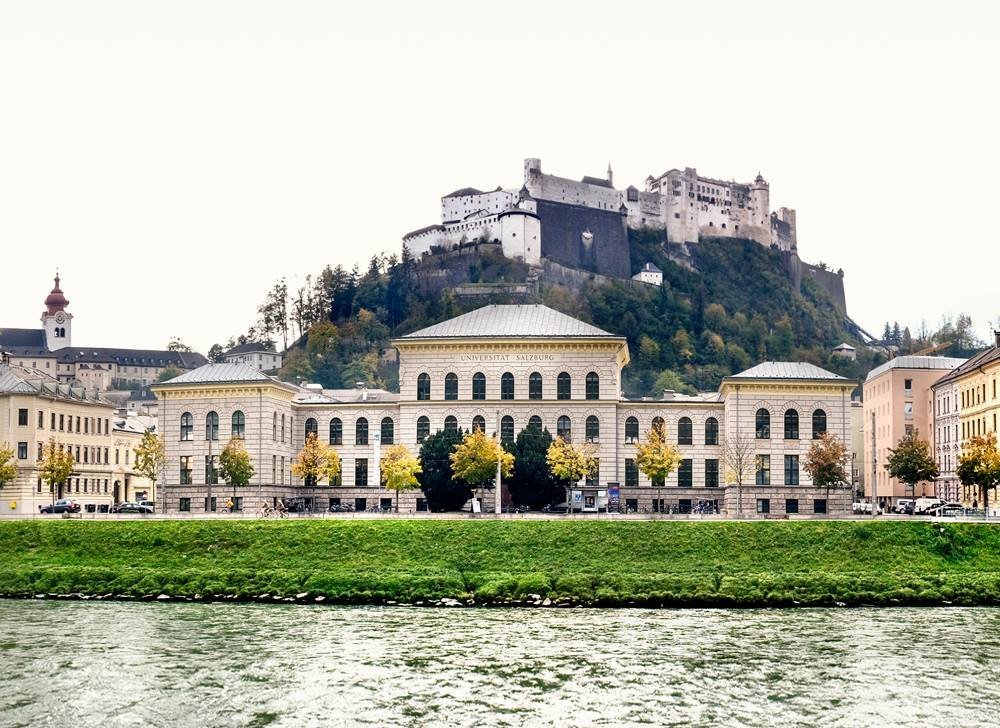 Job alert! 🔥

5-year postdoc position in comparative politics at the University of Salzburg @PLUS_1622.

Deadline: 7th June.   

More details: plus.ac.at/wp-content/upl…

Please share!   #poliscijobs #academicjobs #JobAlert #politicsandgender #poliscitwitter