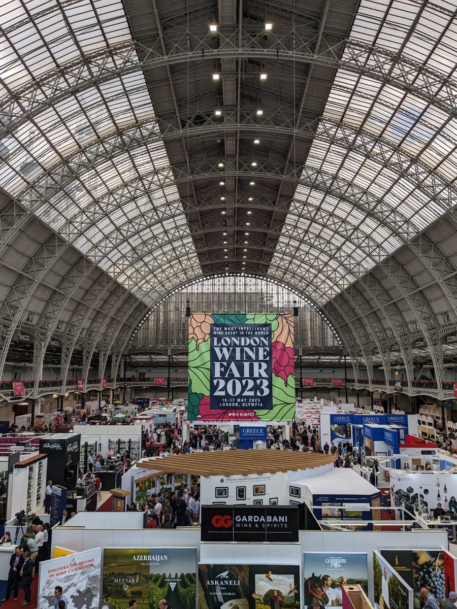 OFECOMELondres's tweet photo. 🍷 Hoy hemos estado en @londonwinefair con:
@AvelinoVegas, #Alsina&Sardà, #BodegaLasCepas
#CavasNaveran, @castelldage, #Castelld'Or, #CellerdeSanui, @Etimonline, @RamonBilbao
@MardeFrades_EN, @felixsolisgrupo, #Aluvinum
@josep_masachs, @linked_wine, @Rias_Baixas, @vinamemorias https://t.co/DhnJDQ8w8I