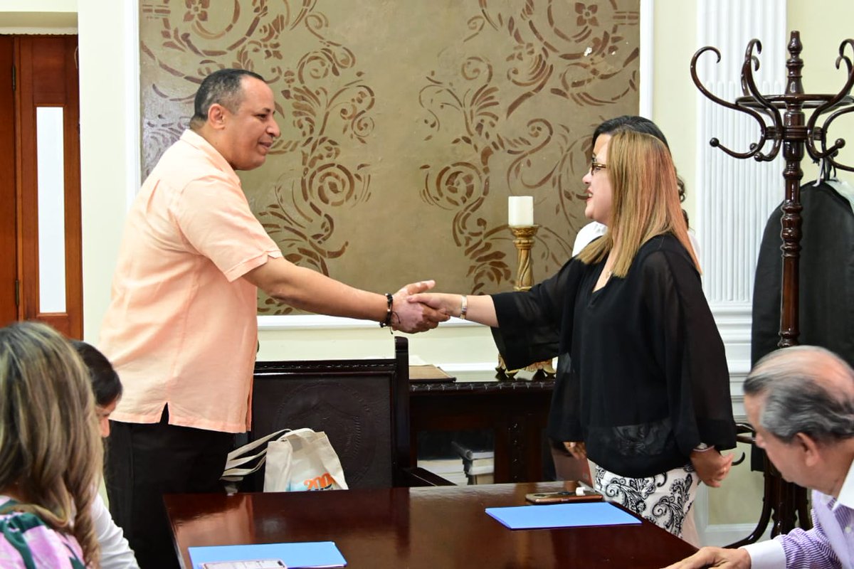 sicsuper's tweet photo. La Superintendente María del Socorro Pimienta regresa a su alma mater.
La líder de esta entidad visita hoy la Universidad de Cartagena @uni_cartagena, institución de la que es egresada de la Facultad de Derecho y Ciencias Políticas, para reunirse con directivos y docentes. https://t.co/UZeVMV1GgO