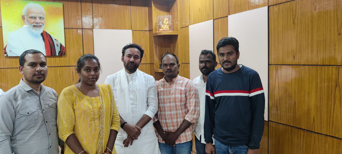 DivyeBaisla's tweet photo. Thank you so much @nstomar @kishanreddybjp For listening the problem of SSC CGL students.
Hope you will help us out from this situation.
#SSC_CGL_1JAN #SSC_CGL_AGE_RECKONING_1_JAN 
#SSC_1JAN https://t.co/eskjrYmRaU