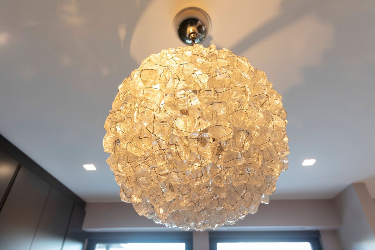 #RT @NYinteriordesig: Close-up of a star! The incredible rock crystal chandelier is the cherry on the cake in the primary bedroom's dressing room! 

#chandelier #EvelynBenatar #EvelynBenatarDesign #NYInteriorDesign #NewYorkInteriorDesign #NewYorkInterior…