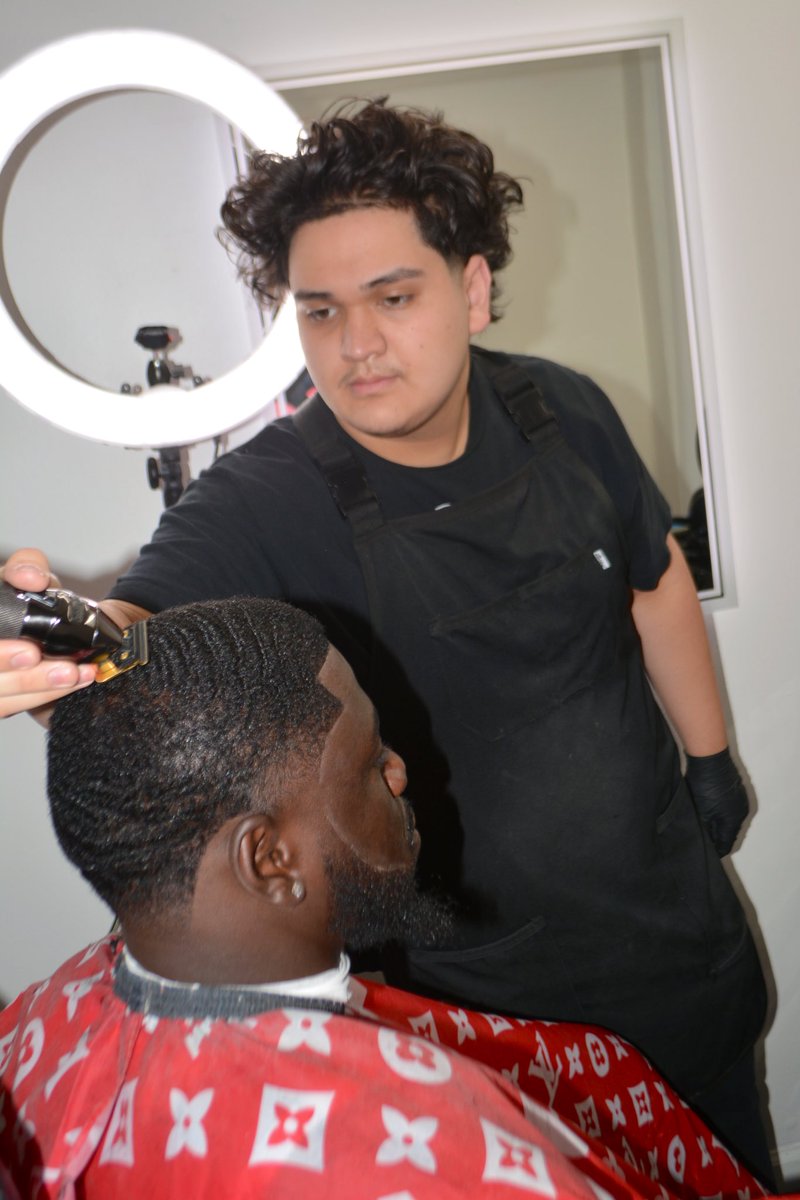 PhameFashionINC's tweet photo. As a man having a great barber 💈 is essential💎 https://t.co/aNYLqETAm6