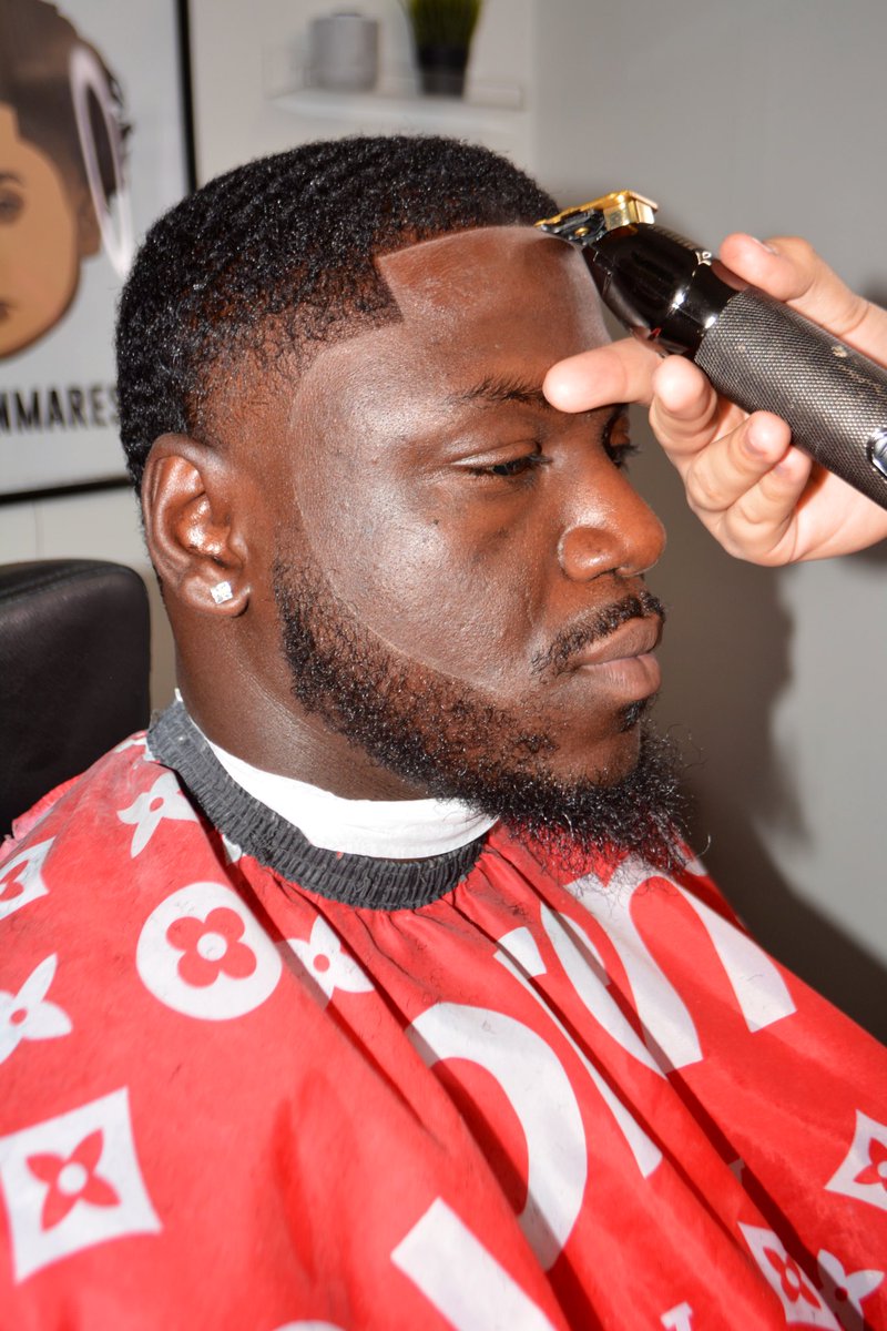 PhameFashionINC's tweet photo. As a man having a great barber 💈 is essential💎 https://t.co/aNYLqETAm6