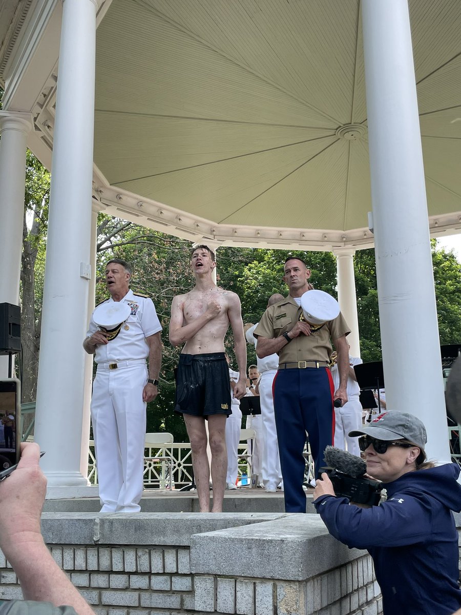 Plebes no more!

#USNAClassof2026 finished their #HerndonClimb in 2 hours, 31 minutes and 51 seconds!

MIDN 4/C Chris Paris of 28th Company from Louisville, Kentucky capped the monument.

#GoNavy