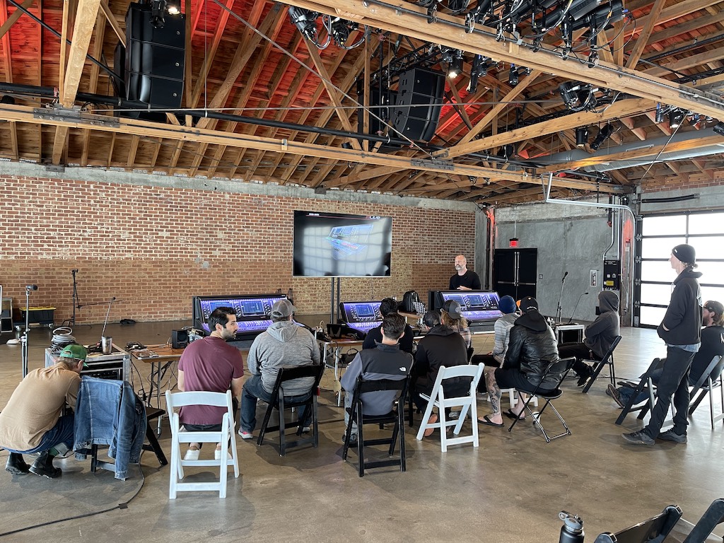 GeerTech's tweet image. Sharing photos of an @allen_heath dLive training we did for VOX in downtown LA.

#Audiogeer #GeerTalk #ReppingOTR #ProAudio #ProAV #ProAVL #AVL #AVTweeps #allenandheath #wemakeevents #LiveSound