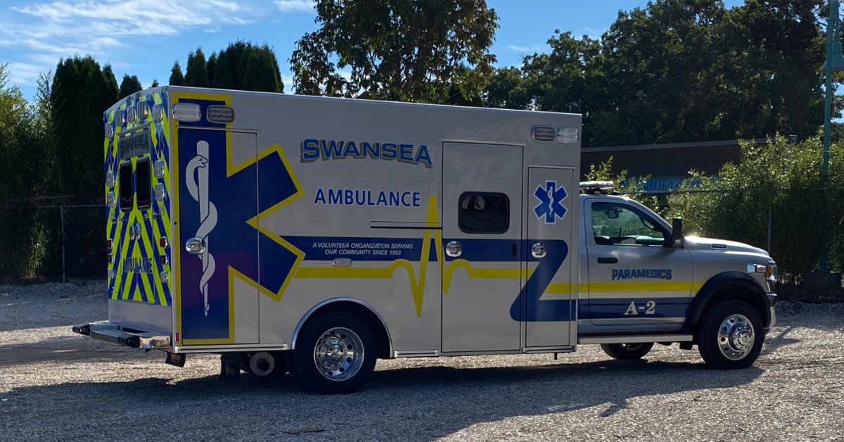 BraunAmbulances's tweet photo. We love the silver and graphics package on this Chief XL Type I ambulance from Swansea Ambulance Corp. This unit was delivered by @bulldogfa, our dealer for CT, MA, and RI. See more at https://t.co/1QTmXYx4ad. #BraunAmbulances #EMS #Ambulance https://t.co/vr7DoxCD2A