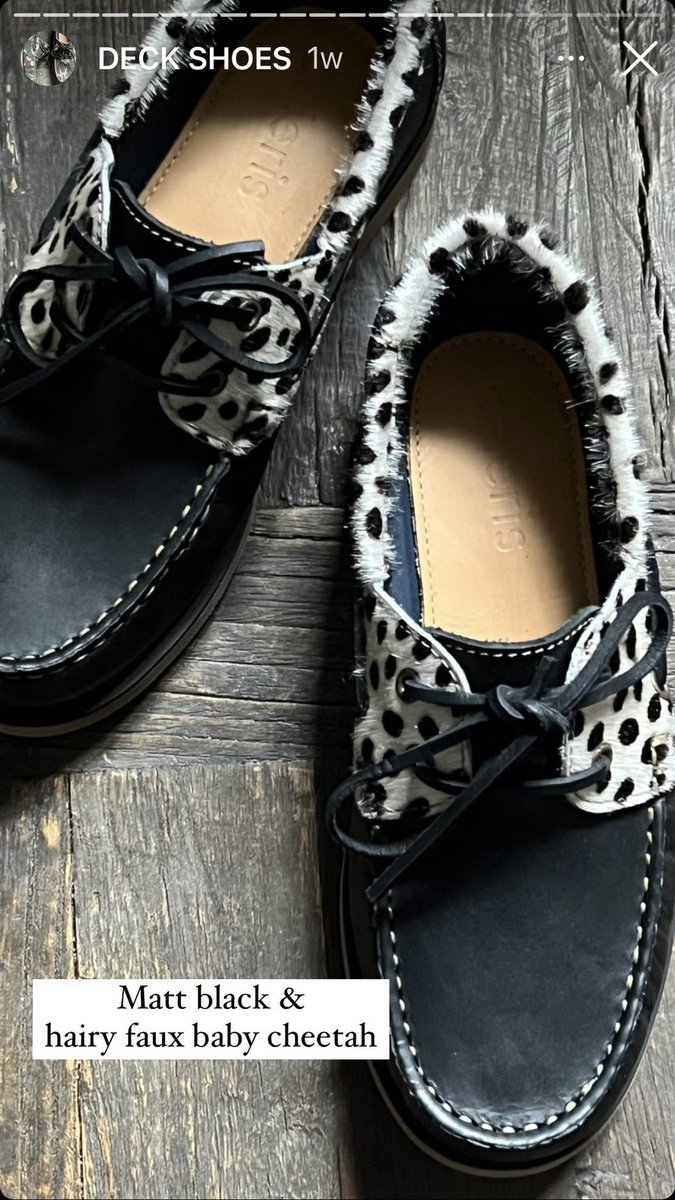 CelerisUk.com handmade and made to order the options and colours virtually limitless
#deckshoes
#bespoke 
#bespokeshoes
#handmade