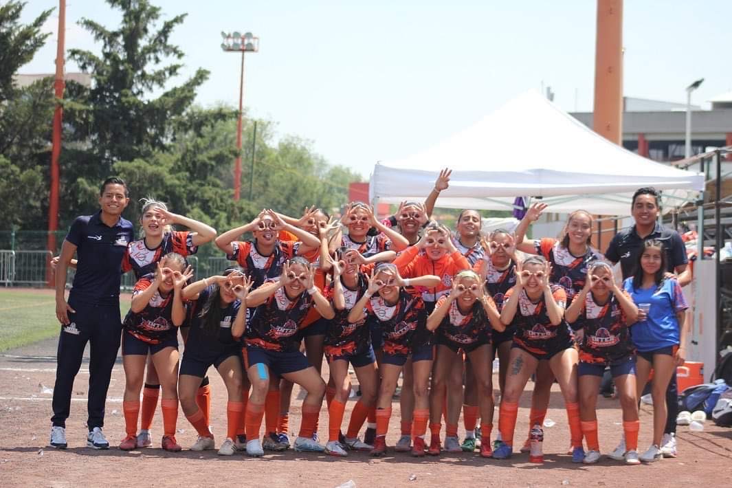 informa247mx's tweet image. El equipo femenil de soccer de los Halcones Inter logra la medalla de bronce en el La Inter se sube al podio en el Campeonato Nacional de Segunda División de futbol soccer femenil de Conadeip. ⚽️🥉
📝: Paola Reyes
#Halcones #Inter #CONADEIP #soccer
informativo247mx.com/2023/05/17/la-…