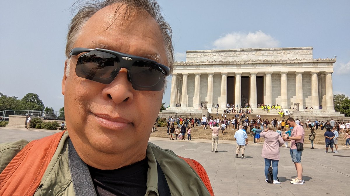 This building design seems to have been copied from the image on the back of a penny.