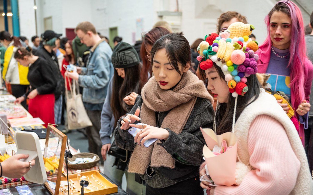 Shop from over 60 artists at the summer edition of DIY Art Market ow.ly/55r250Oq9Aq