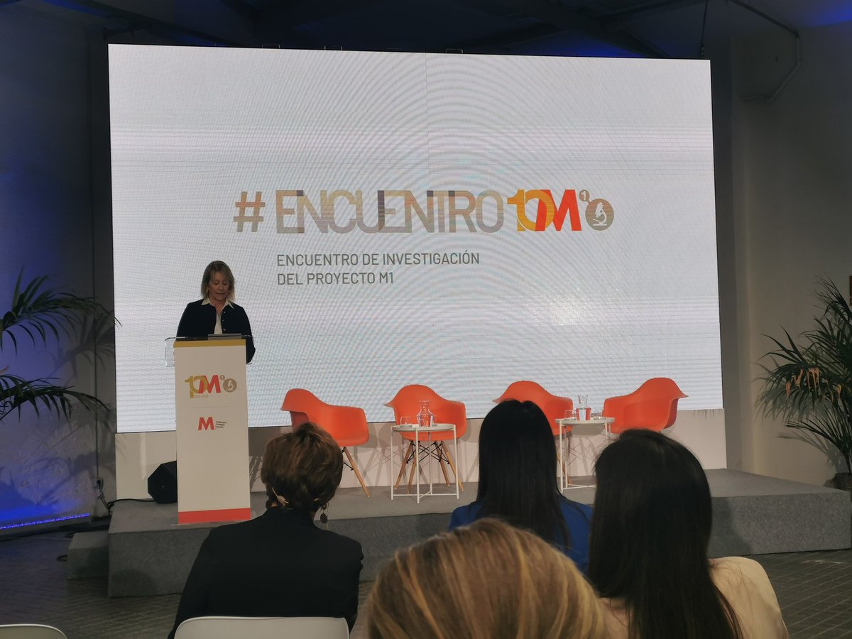 esclerosiseme's tweet photo. “Este es el encuentro con investigadorxs de la #EsclerosisMúltiple cuya labor impulsamos a través del #ProyectoM1, al que ya hemos destinado más de un millón y medio de euros” 💪🔬
Ana Torredemer @anikuni59 en #ENCUENTROM1 https://t.co/QO5I9rWZ18