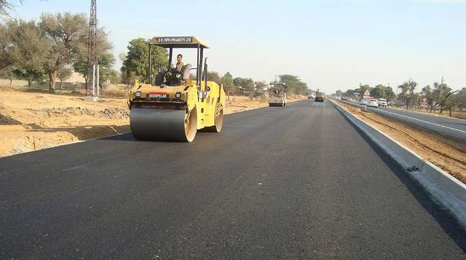 CadreShangrila's tweet photo. #SoFar the Government’s Emergency Road Rehabilitation Programme (ERRP) has seen a road network of more than 50 000 kilometres being attended to since 2021. #EDWORKS
#EDtheGameChanger 

https://t.co/PDKJEPZHyr https://t.co/AdRREPMDzS