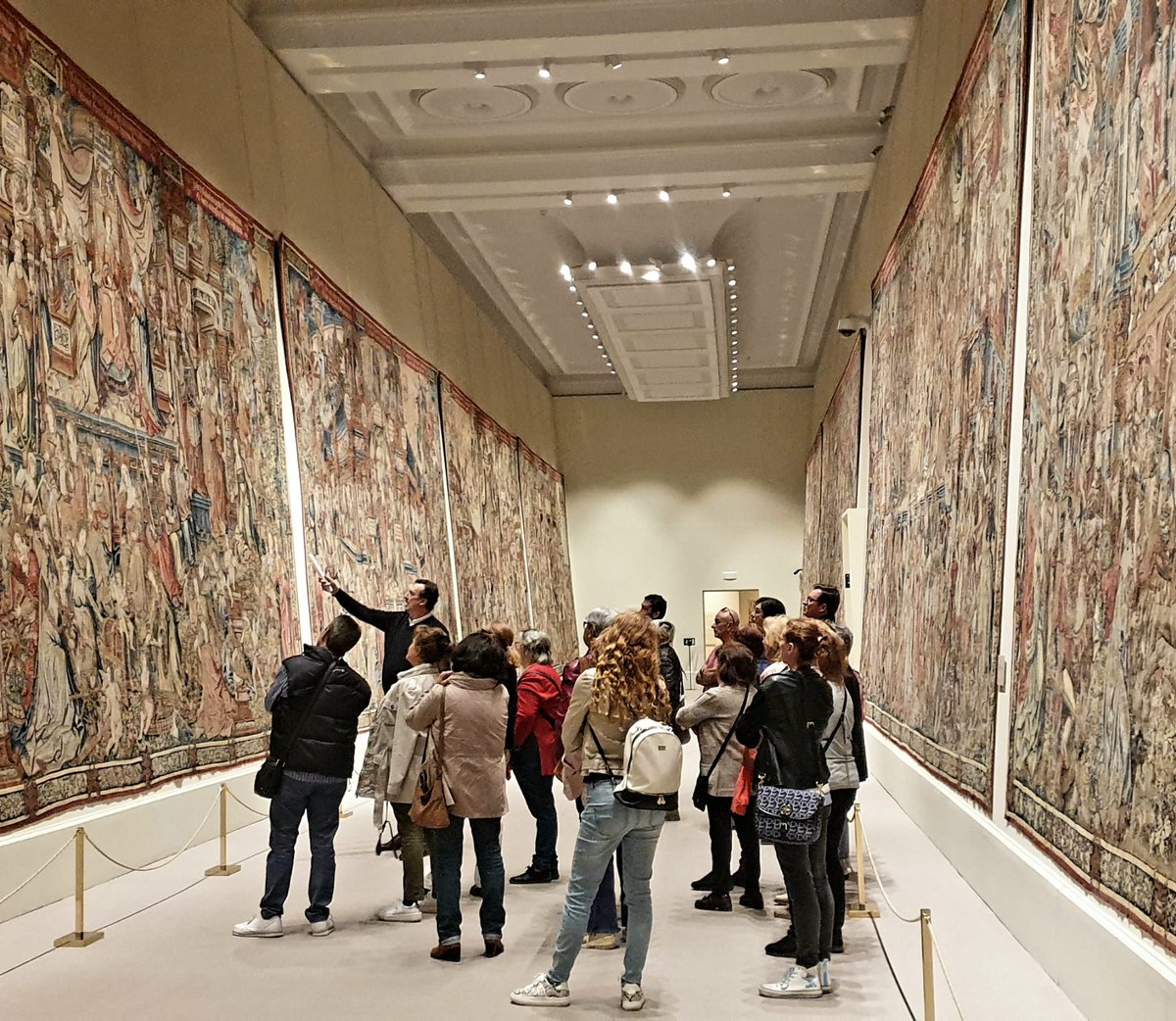 Y con esta visita a los tapices del Real Palacio de La Granja, completamos las charlas que nos dio Joaquín Riaza. Como siempre, un placer escucharte. Muchas gracias, Joaquín