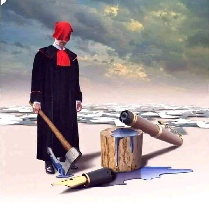 ہم کو معلوم تھا انجام محبت ہم نے  

آخری حرف سے پہلے ہی قلم توڑ دیا ..