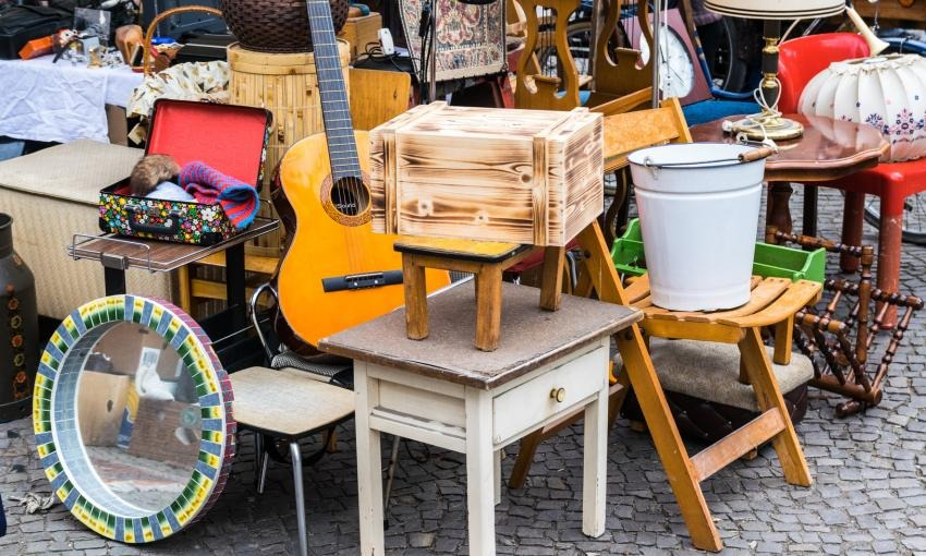 ademe's tweet image. [#ConsoResponsable]
Pourquoi dépenser pour des produits si vite consommés, jetés ou oubliés ? 
➡️ Location, partage, récup… 
Tour d&apos;horizon sur les alternatives et la consommation collaborative 👉agirpourlatransition.ademe.fr/particuliers/c…