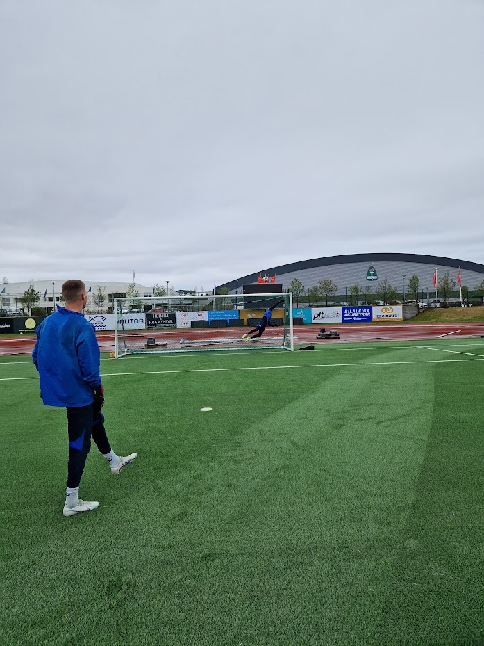 Fyrsta æfingin á nýja grasinu á Kópavogsvelli 💪⚽️