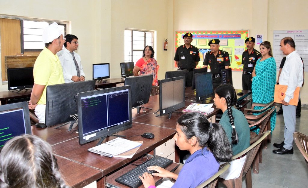 SWComd_IA's tweet image. Lt Gen BS Raju,#ArmyCdrSWC visited #APSJaipur today and complimented the school for standing first in Class XIIth Results in the Comd. He felicitated the teachers and Board toppers,emphasised on importance of holistic development and seeded novel ideas on learning.

#AWES
@adgpi