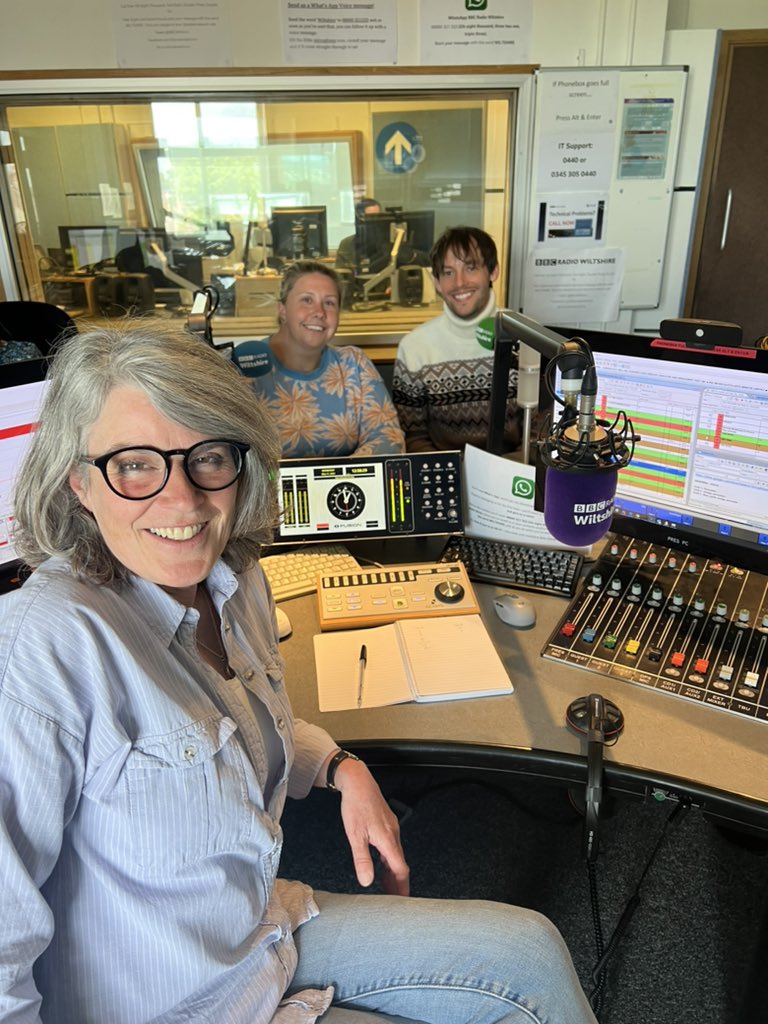 Had a brilliant time with Sue Kinnear at <a href="/BBCWiltshire/">BBC Wiltshire</a> alongside Will, chatting about various topics in the news at the moment. Looking forward to coming back very soon 😊

#bbcradiowiltshire #radio #news