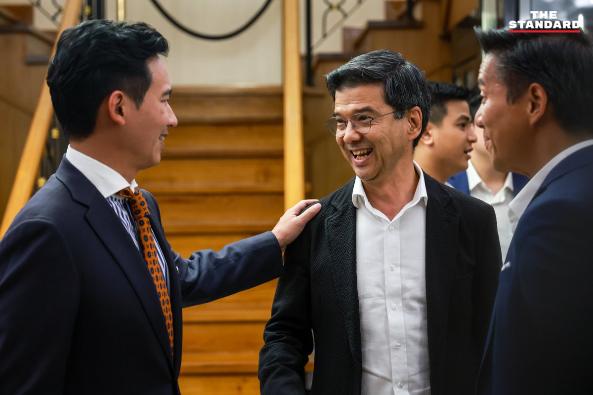 thestandardth's tweet image. ‘มั่นใจเอกภาพ จัดตั้งรัฐบาลได้’ ปิดฉากพูดคุยจัดตั้งรัฐบาลก้าวไกล พร้อมนัดสื่อแถลงพรุ่งนี้

#เลือกตั้ง2566 #เลือกตั้ง66 #จัดตั้งรัฐบาล #รัฐบาลก้าวไกล

ภาพ: ศวิตา พูลเสถียร