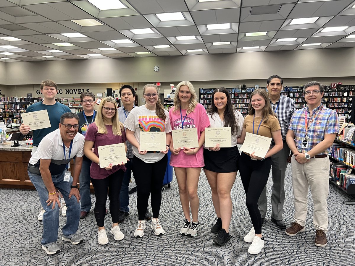 bauscham's tweet image. Congratulations to the 2023 LHS Seal of Biliteracy recipients! @LOWLT @LHSWildcatsLex1 #SealOfBiliteracy @LexingtonOne