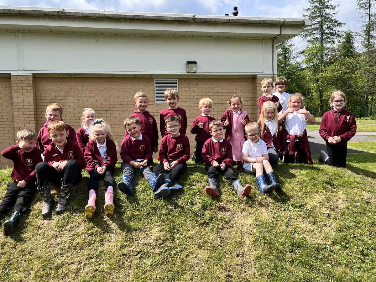 CymerPrimary's tweet photo. Today we played some team building games in the sunshine focusing on our communication and social skills. ☀️ #CAPWillow #HealthandWellbeing #HealthyConfidentIndividuals 
#AmbitiousCapableLearners https://t.co/DPKTbkvgH5