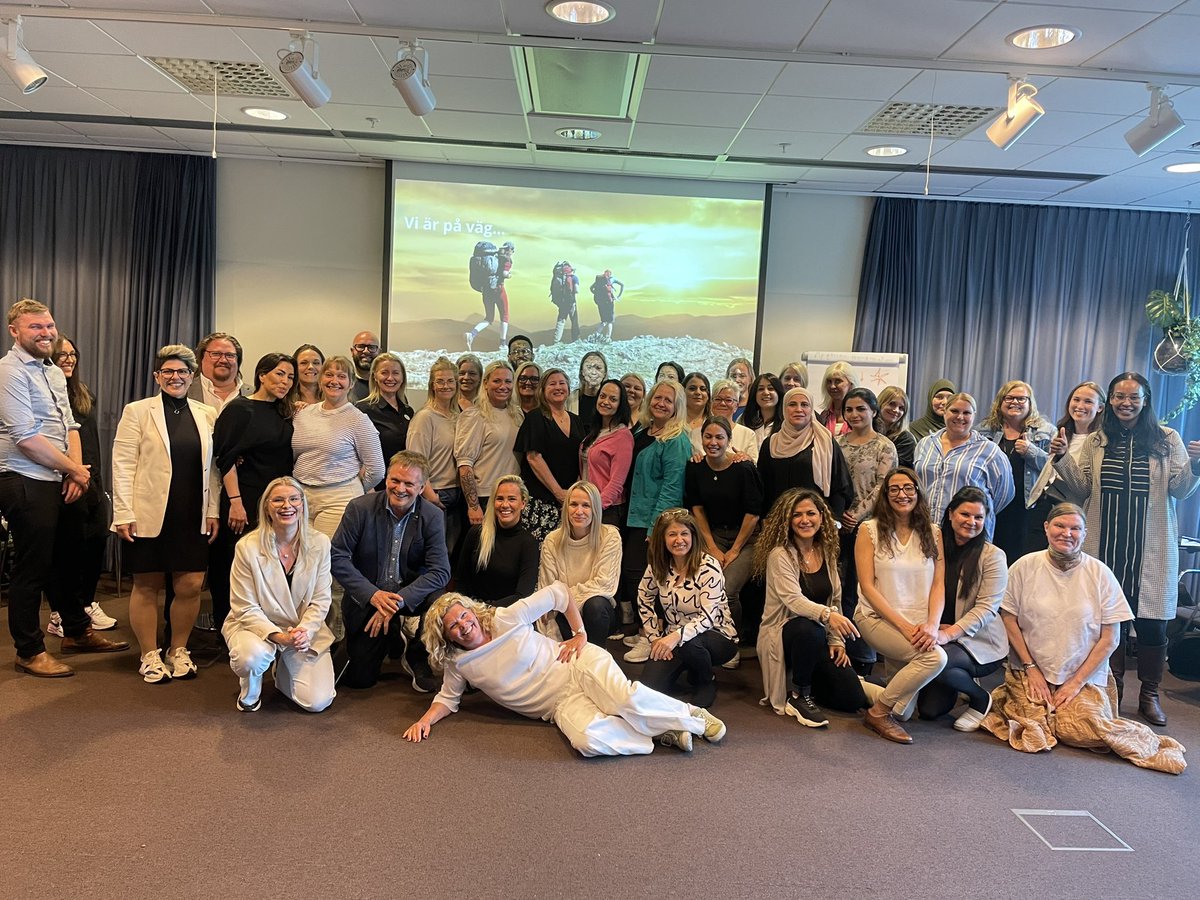 Wow! Vilken dag! Vilket fantastiskt team! #gårdsten #långmosseskolan #lillagårdstensskolan #gårdstensskolan #styrka #tillsammans #skola #påväg