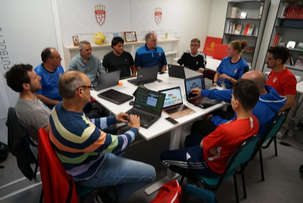 🖥️ Reunión de la Junta Directiva de la Escuela de Entrenadores de la #RFFM en Ernesto Cotorruelo